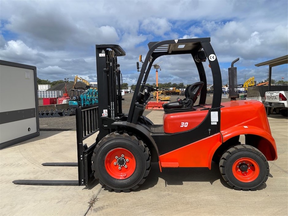 Unused 3 Ton All Terrain Forklift/Buggy Auction (00047053185) Grays