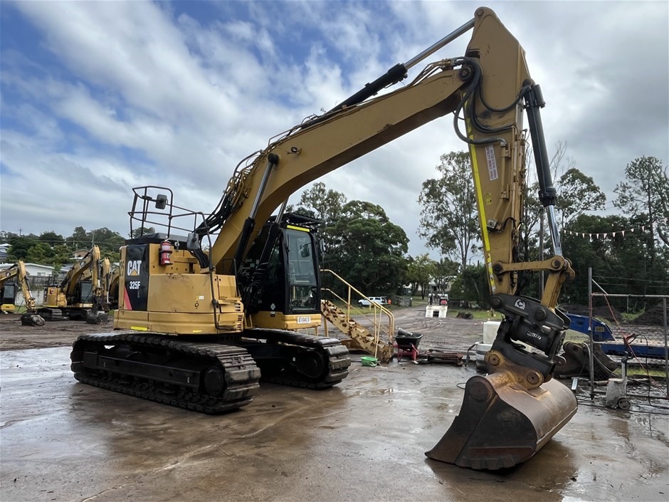 CAT 325, Walking Floor Semi,Terex Posi Track & Fecon Mulcher