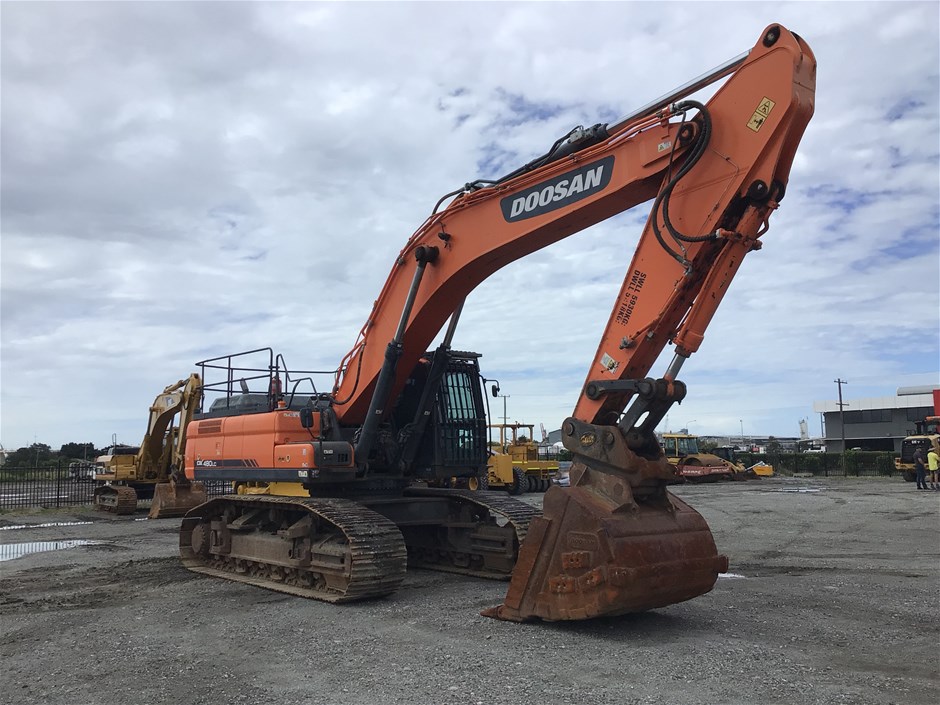 Doosan Excavator, Kenworth Truck, Side Tippers & Dolly's