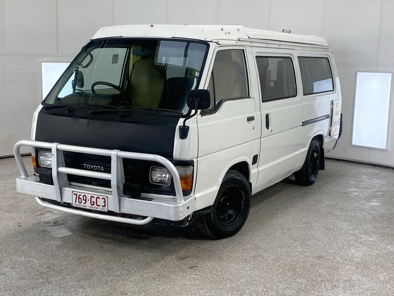 1985 Toyota Hiace CAMPER VAN