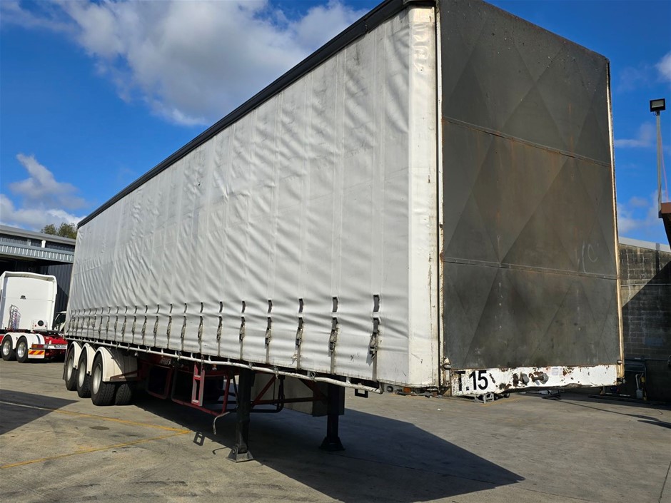 2002 Freighter Maxitrans ST99A Triaxle Curtainsider Trailer