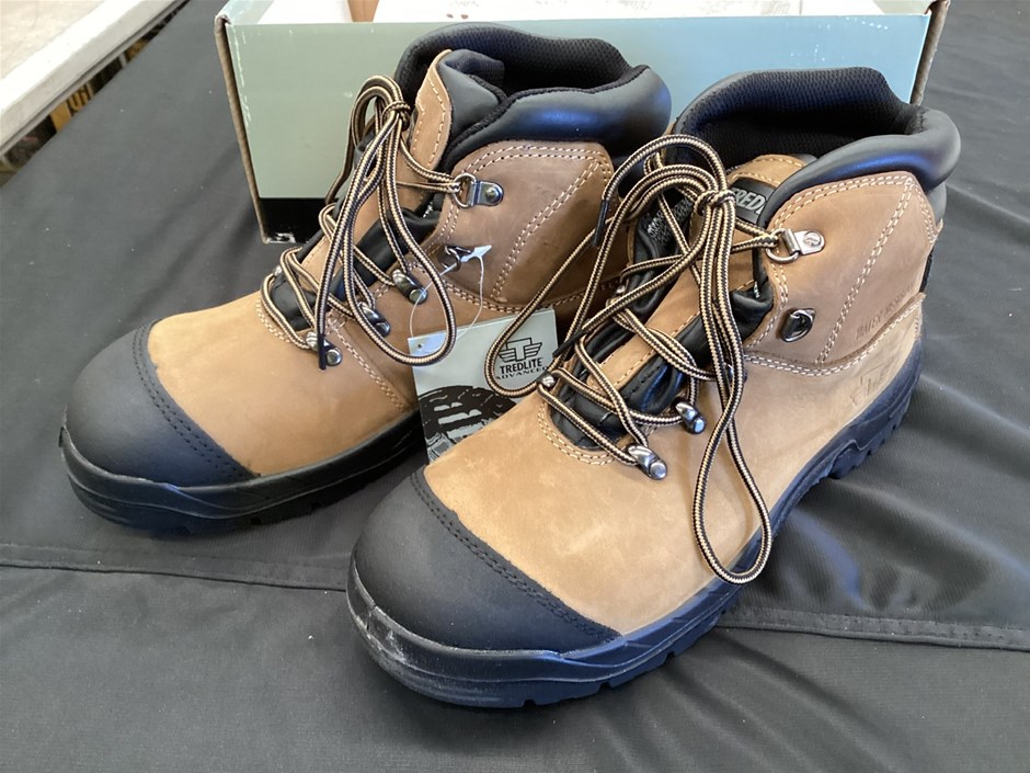 Tredlite Advanced Safety Boots Auction (0005-9050120) | Grays Australia