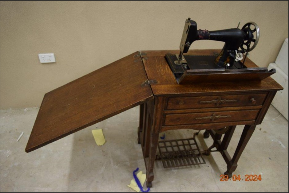 Homewares, Framed Memorabilia, Vintage Sewing Machines
