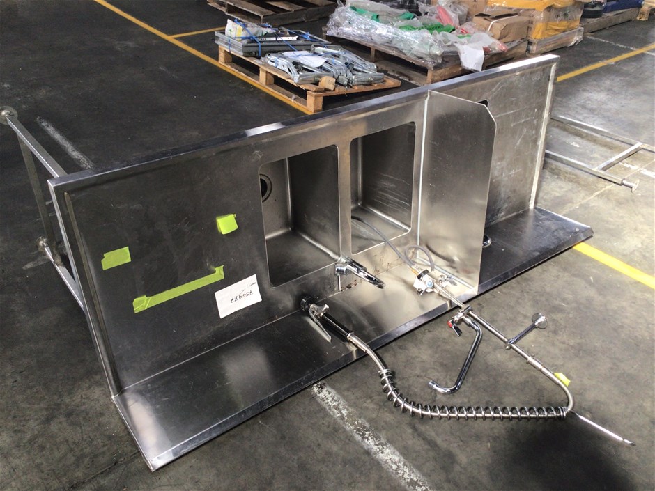 Stainless Steel Sink with Hose Attachment Auction (0004-7051717 ...