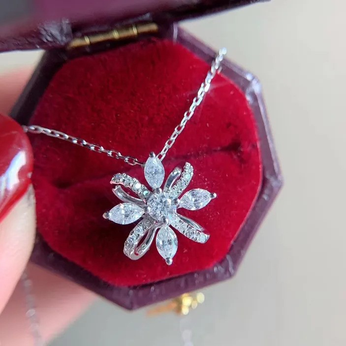 Elegant 18K White Gold plated Flower CZ Pendant Necklace