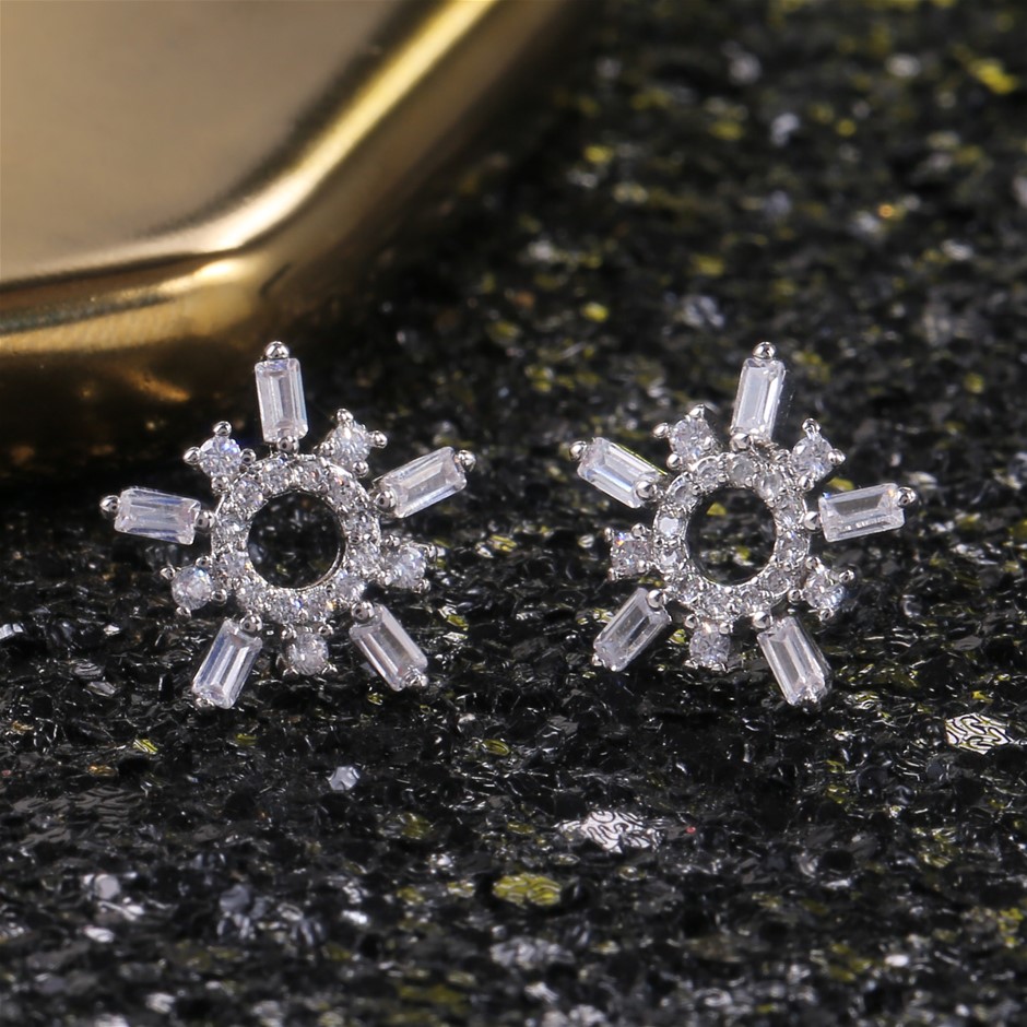 Elegant 18K White  Gold  plated  Diamonds  Simulants  earrings