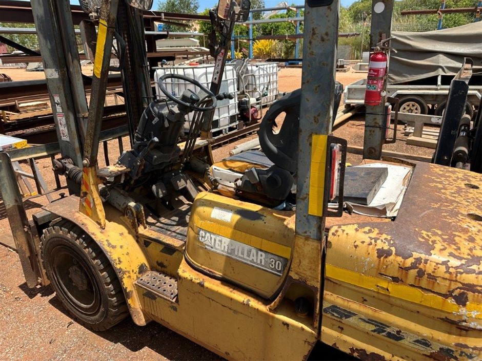 2001 Caterpillar DP30 3T Forklift Auction (0005-9051090) | Grays Australia