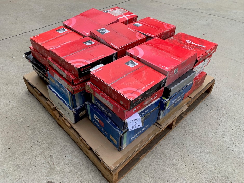 No Reserve: Pallet Lot of Assorted Brake Disc Rotors & Pads