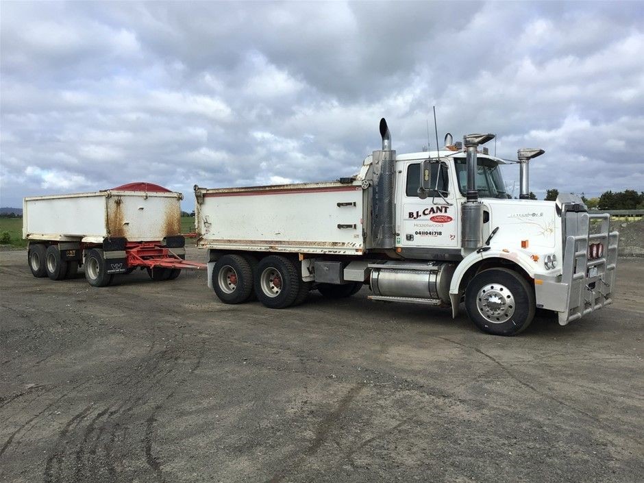 2005 Western Star 4800FX 6 x 4 Tipper Truck with 2004 Chris’s Body Works Dog Tipper Trailer