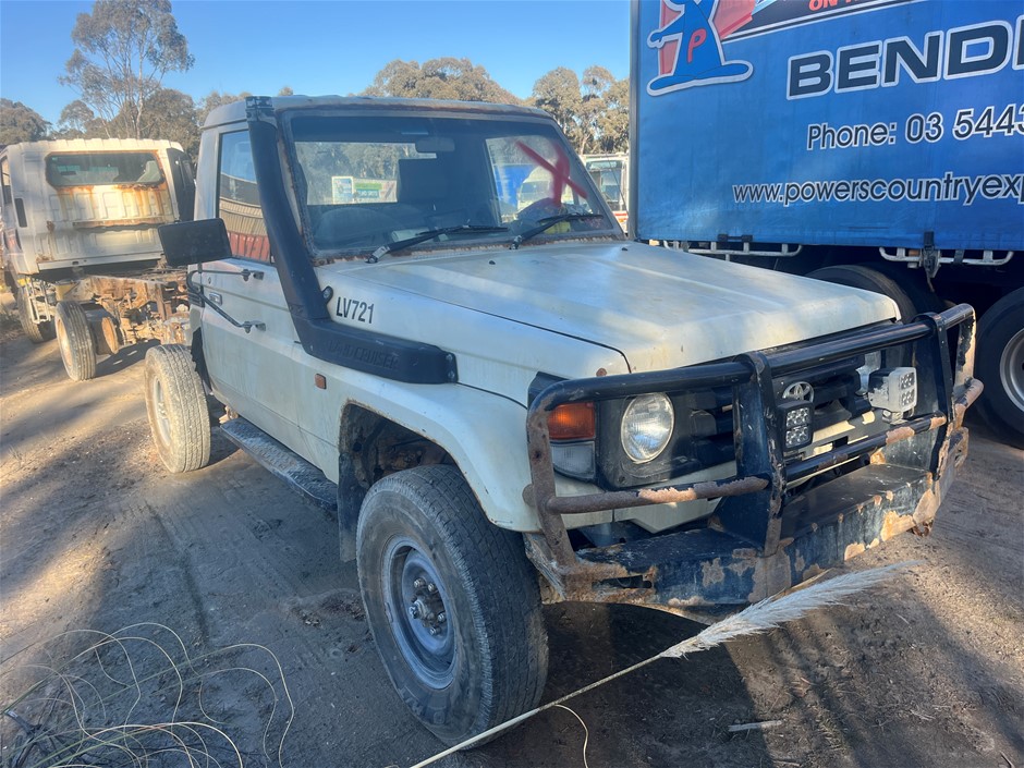 2005 Toyota Landcruiser FWD Manual Ute Auction (0033-3029372) | Grays ...