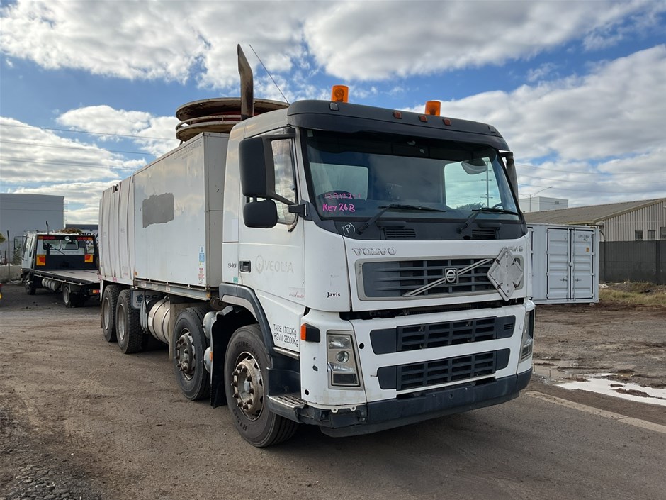 2006 Volvo FM9 Vac Truck & 2007 Iveco Powerstar Prime Mover