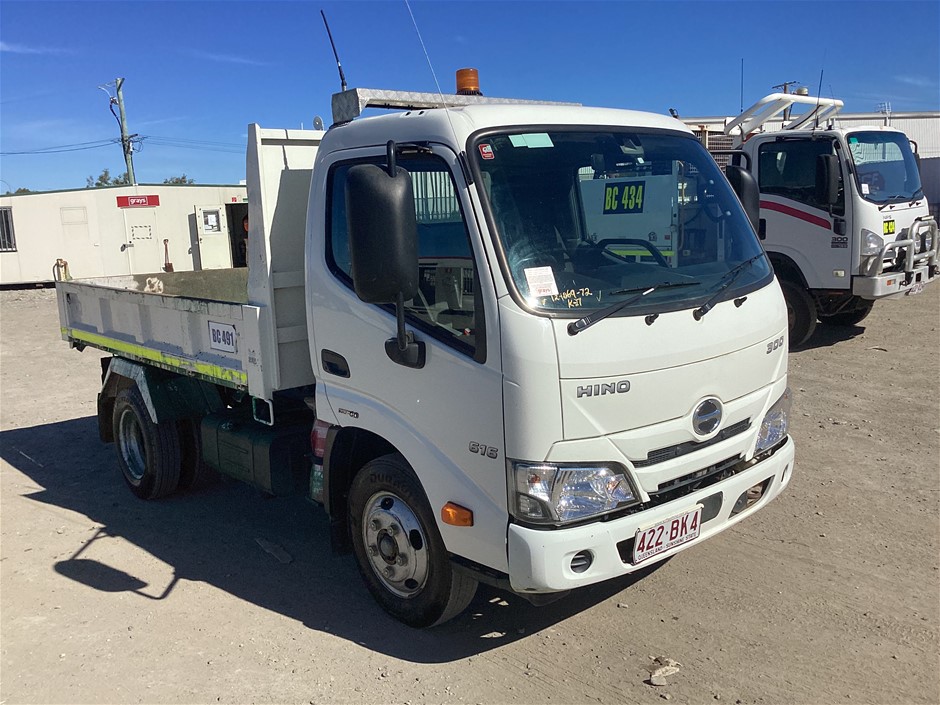 2021 Hino 616 4 x 2 Tipper Truck