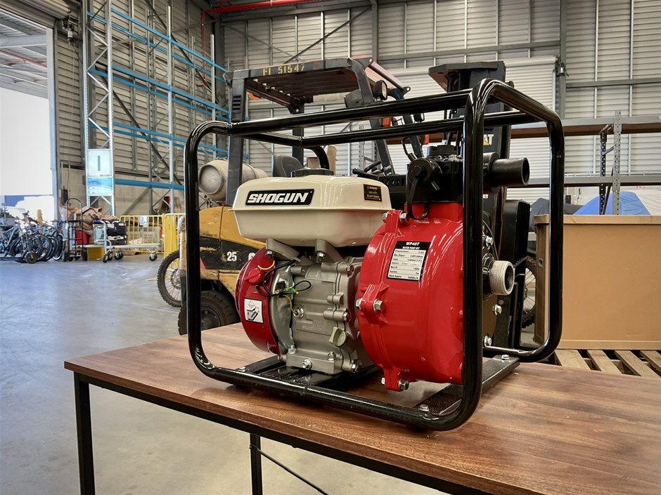 No Reserve: Shogun Water Pump Set & Honda  Generator