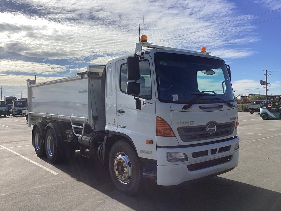2015 Hino 500 FM 2628 6 x 4 Tipper Truck
