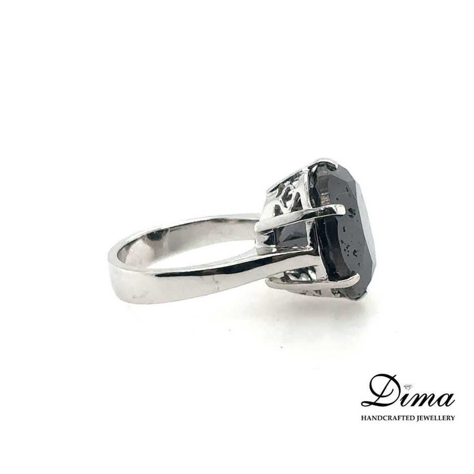 18ct white gold diamond ring