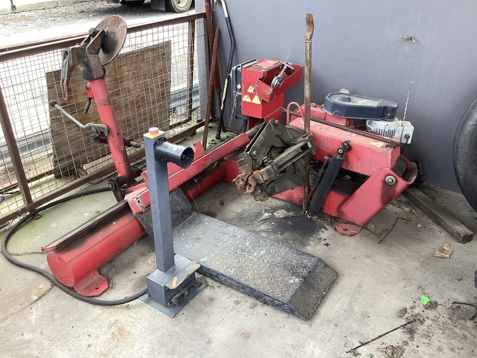 No Reserve- Auto Accessories & Mechanical Workshop- Vic