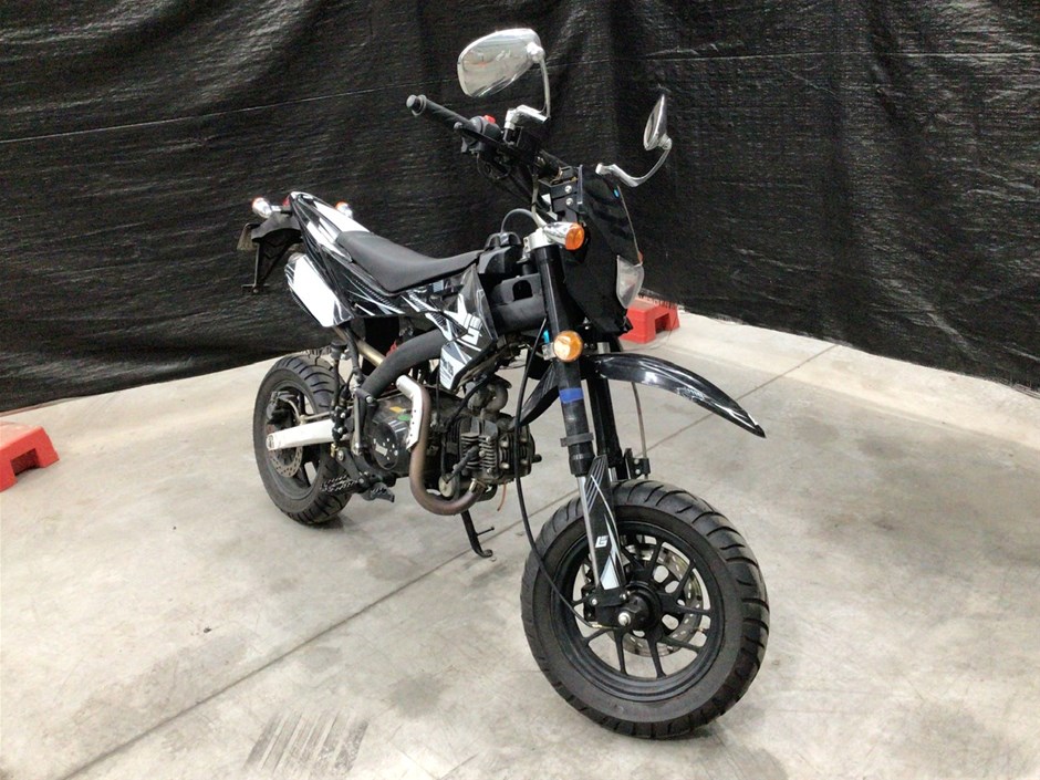 <p>2022  Braaap SS125 Motorcycle</p>