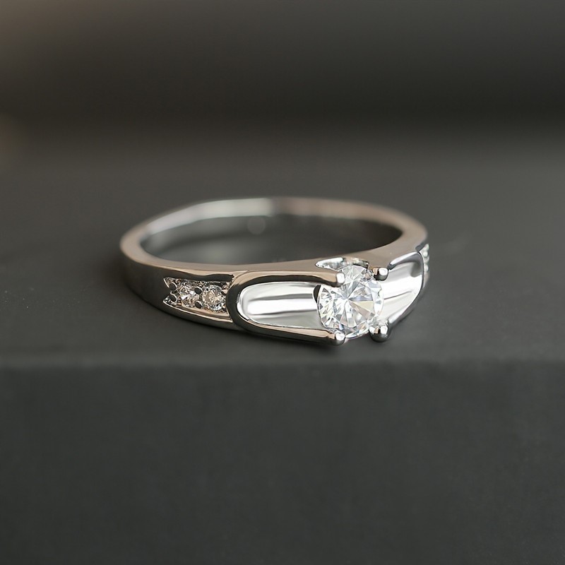 Elegant 18K White Gold plated Simulated Diamond Ring Size 8