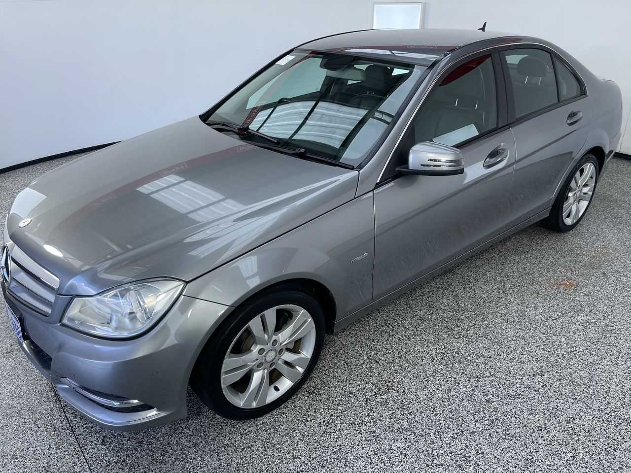 Spannende Mercedes C200 W204 Bildernull