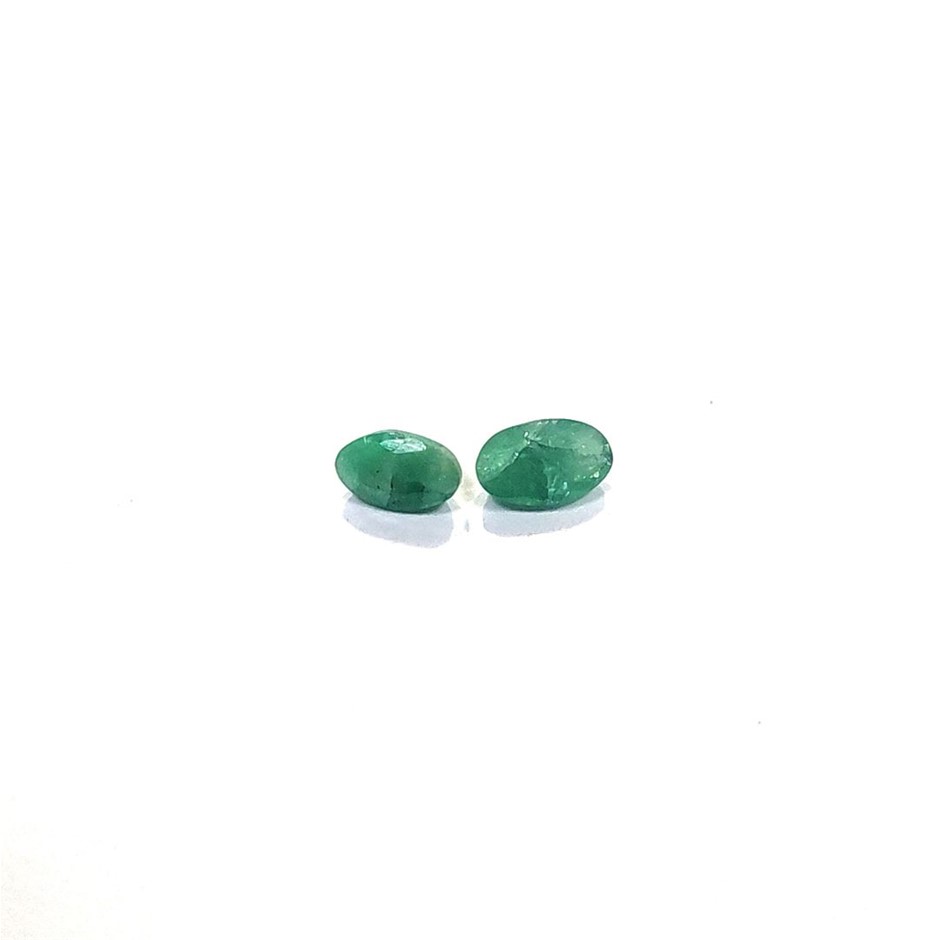 0.59 Ct - 2 Pcs Emerald