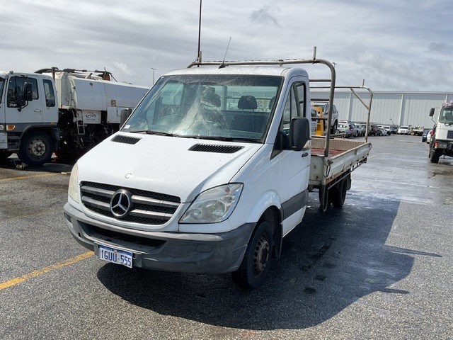 Unreserved: 2013 Mercedes Sprinter 4x2 Tray Body Truck
