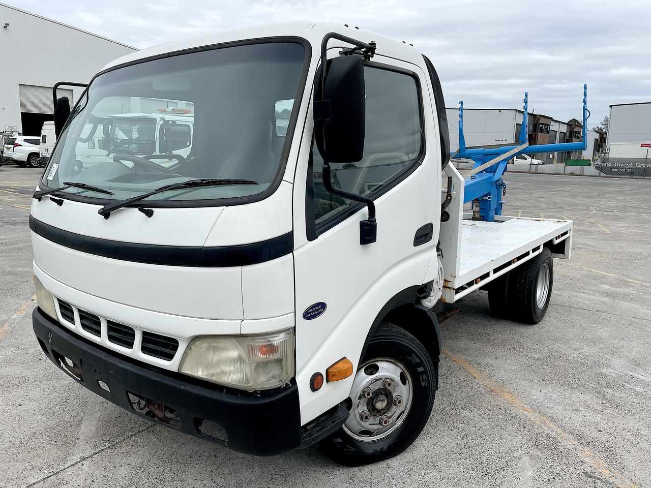 Hino Dutro Manual Tow Truck