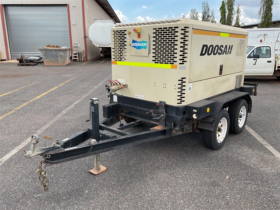 <p>Doosan 7120 Trailer Mounted Compressor</p>