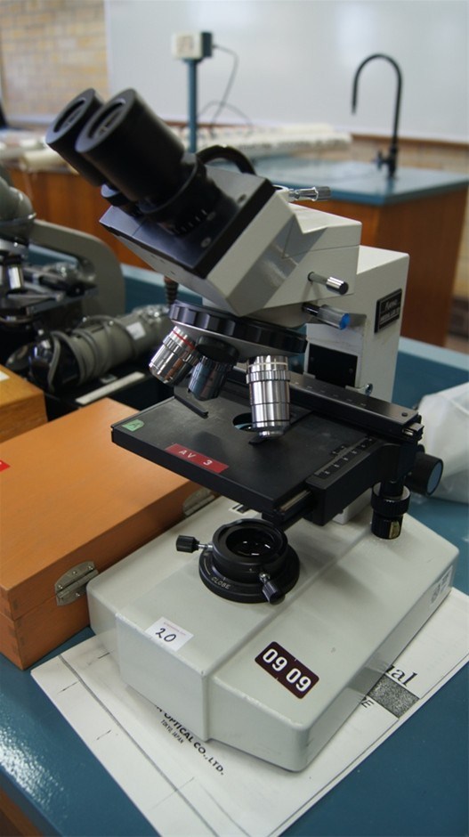 Microscope: Kyowa Medilux-12 Series; Twin WF10x eyepieces, 5 socket rotatin  Auction (0020-5008409) | Grays Australia