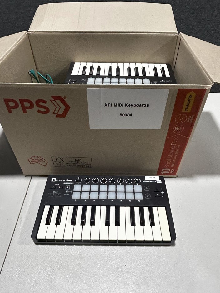 8 x Novation LaunchKey Mini Production Keyboard for Ableton Live ...