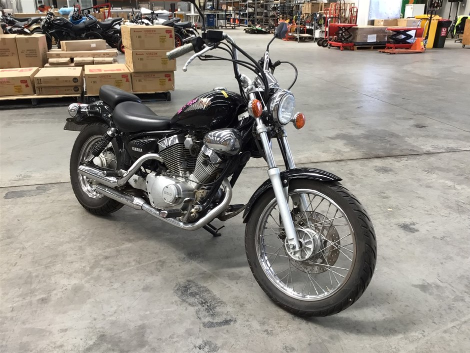2002 Yamaha XV250 Motorcycle