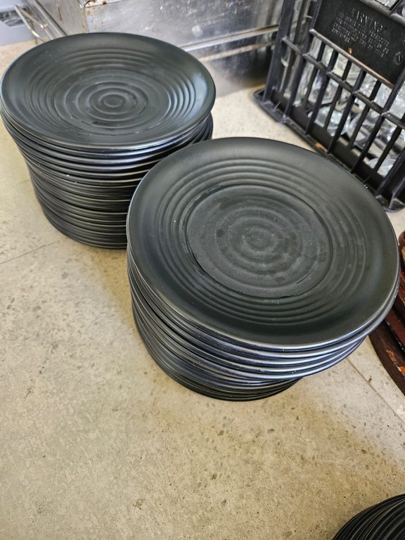 30x Black Melamine Entree Plates - Round