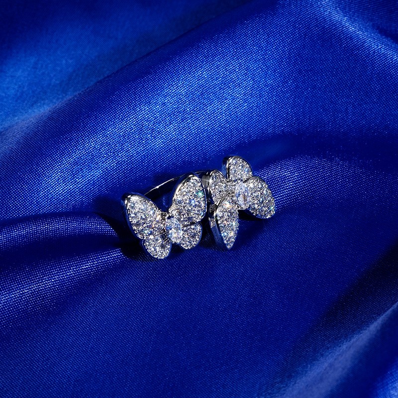 Elegant 18K Triple White Gold plated Lab Simulated Diamond Ring Size 7