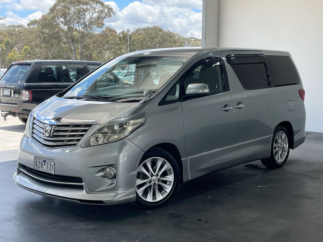 2008 Toyota Alphard Import Automatic 7 Seats Van