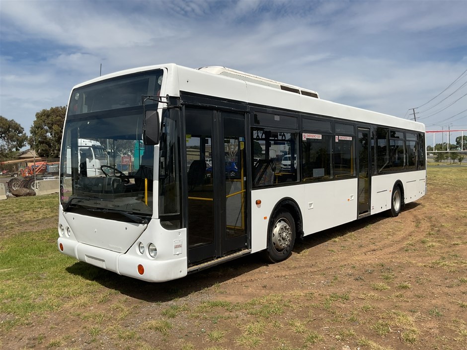 No Reserve 2000 Volvo B10BLE Custom CB60 4 x 2 Bus