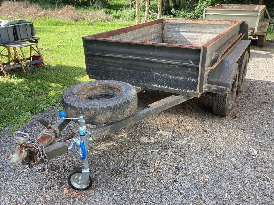 2015 Burley Box Tandem Axle Trailer
