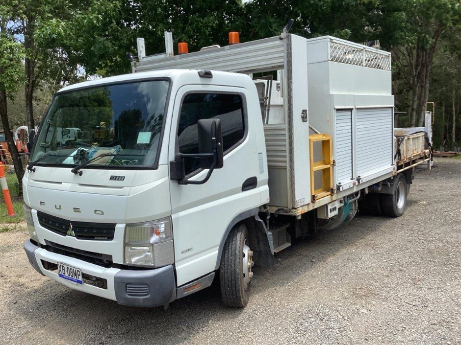 2014 Mitsubishi Canter 7/800 4 x 2 Service Truck