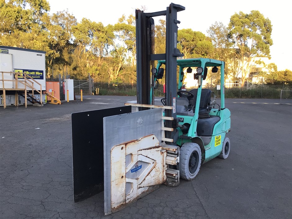 Unreserved Scissor Lifts and Forklift Sale- NSW Pickup