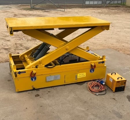 Remote Control transfer scissor lift work platform Auction (0120 ...