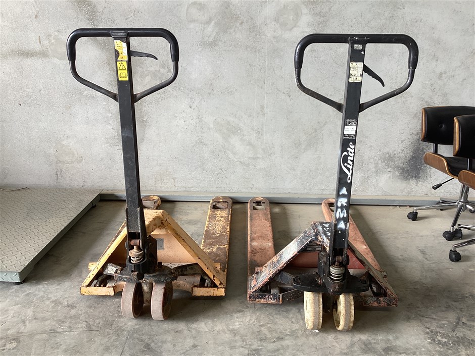 Unreserved Construction Gear, New Tapware and Bathroom Items