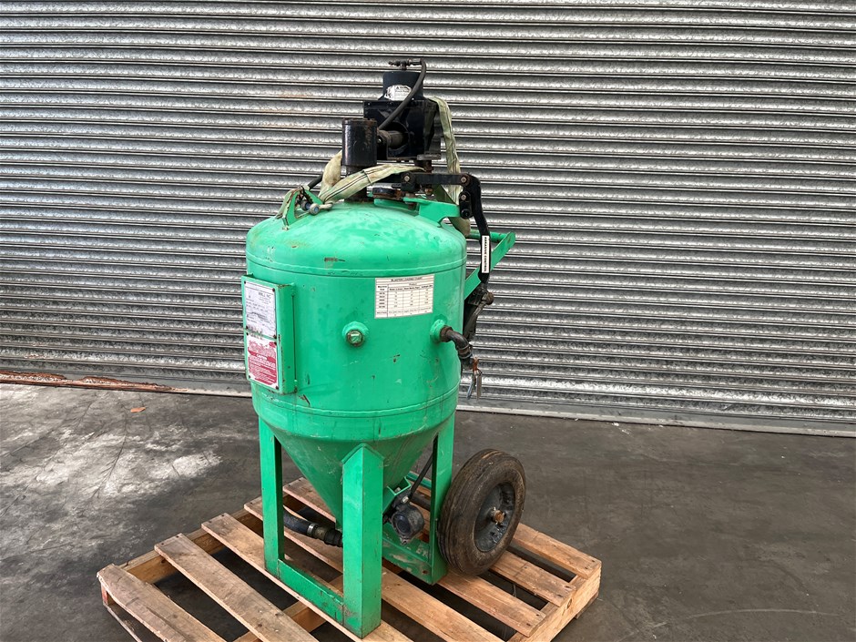 No Reserve Dustless Blasting DB800 Dustless Sandblaster