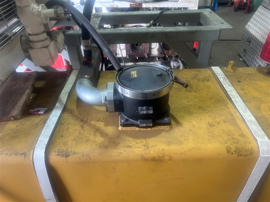 2001 Detroit Diesel Silver Engine