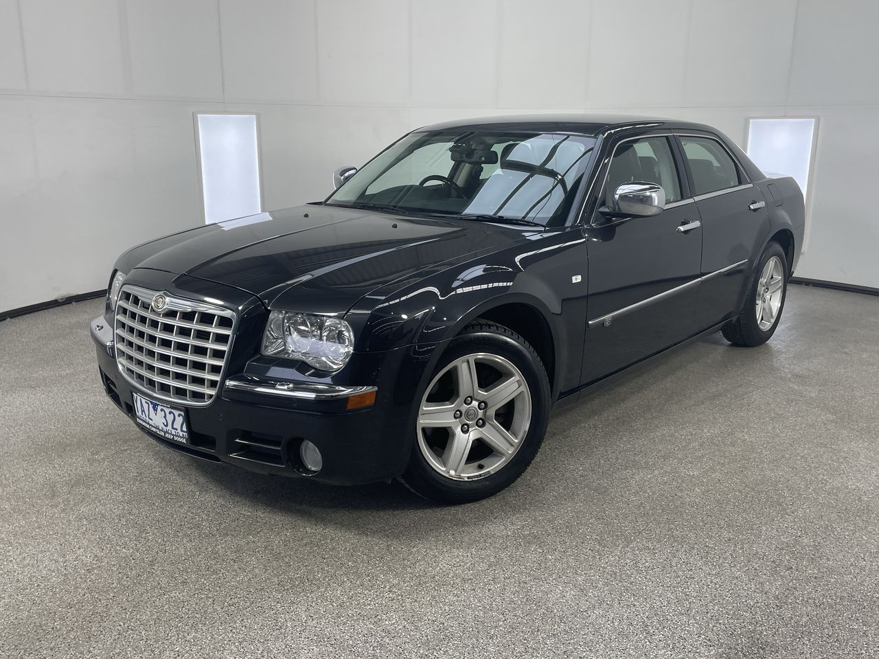 2010 Chrysler 300C 3.5 V6 LE Automatic Sedan