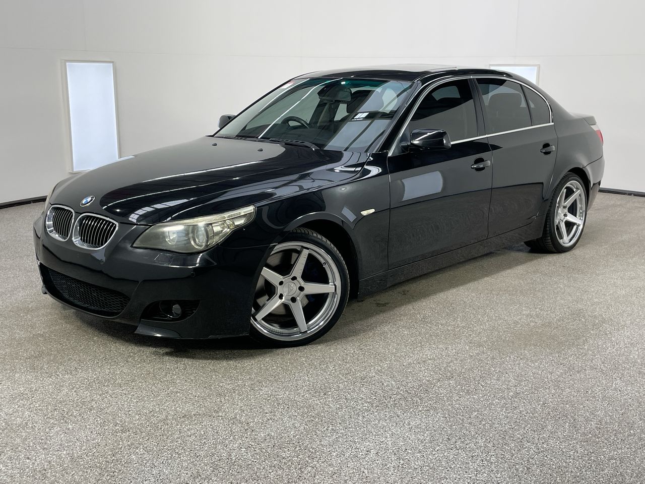 2004 BMW 5 45i E60 Automatic Sedan
