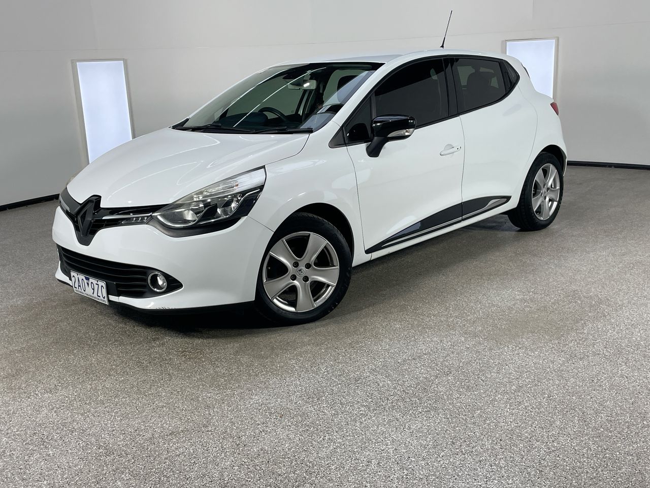 2016 Renault Clio Expression Automatic Hatchback