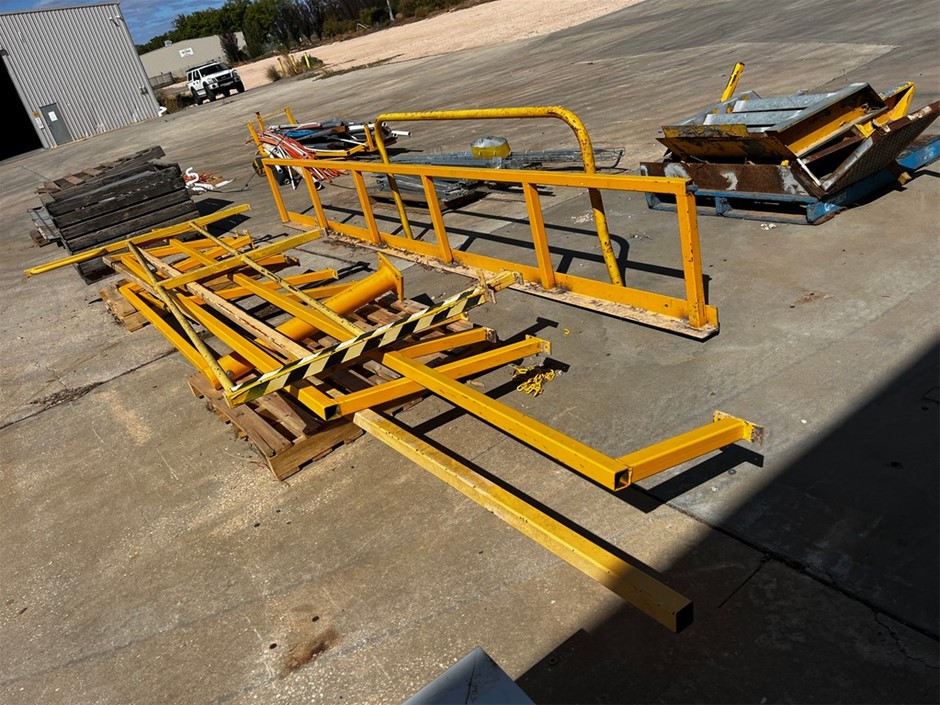 Online Auction Closing &#34;Going, Going, Gone&#33;&#34;