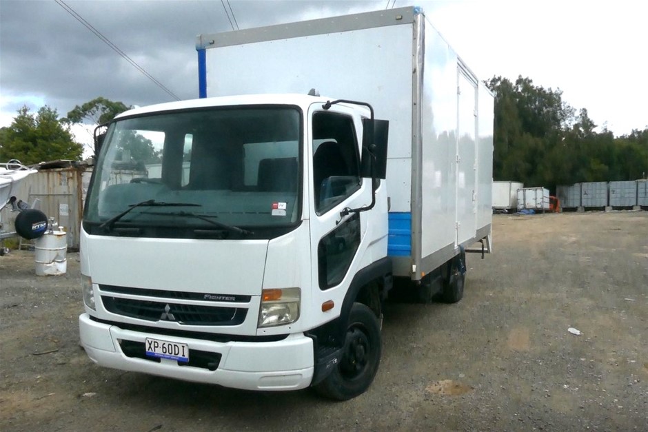 Major Brand Crane/Tail Lift/Tipper/Pantech Truck Sale