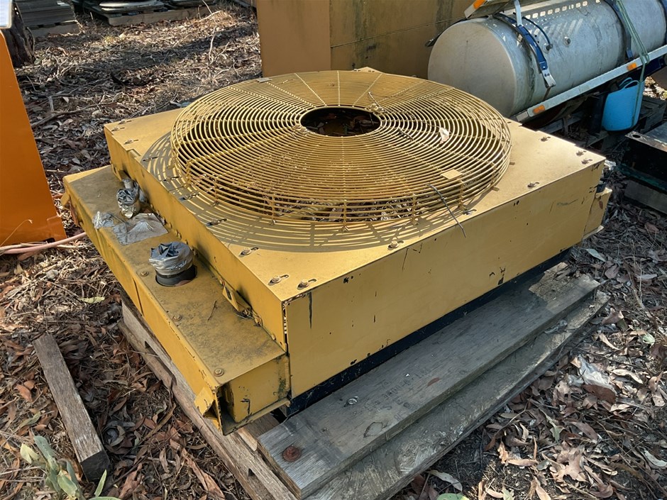Caterpillar Radiator in Steel Enclosure Auction (0035-3033704) | Grays ...