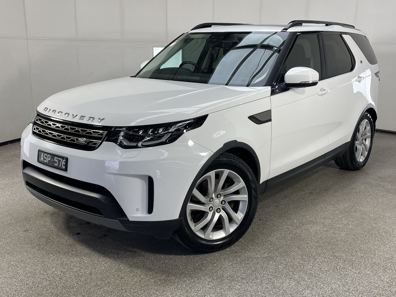 2018 Land Rover Discovery TDV6 SE SERIES 5 Turbo Diesel Automatic - 8 Speed 7 Seats Wagon