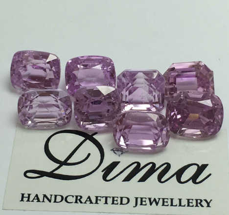 <b>Eight Stones Kunzite Cushion - E/C 44.38ct</b><p>