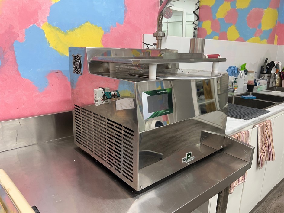 Mostly No Reserve Cartering Equipment Sale